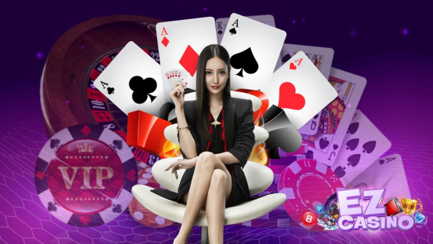 สาวสวยหน้าตาสวยที่กำลังนั่งถือไพ่เล่น บาคาร่า 77 อยู่